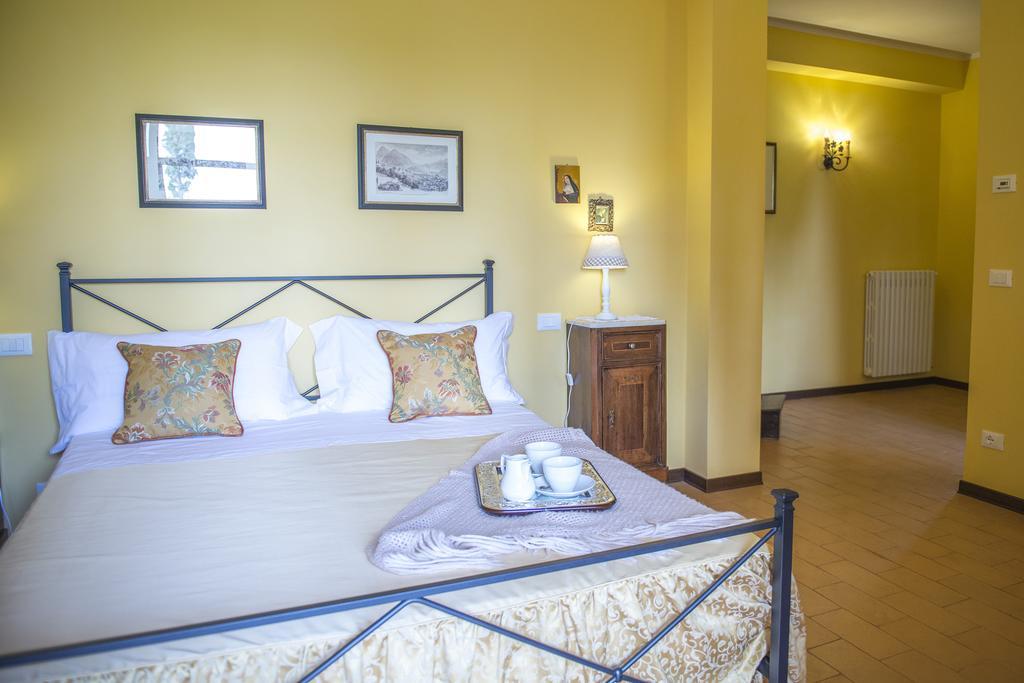 Tenuta Macetona Celle sul Rigo Δωμάτιο φωτογραφία